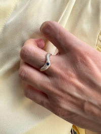 Anillo de 14K oro amarillo con cianita y diamantes