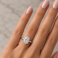 Anillo de compromiso con diamante de laboratorio ovalo de 1.61 ct