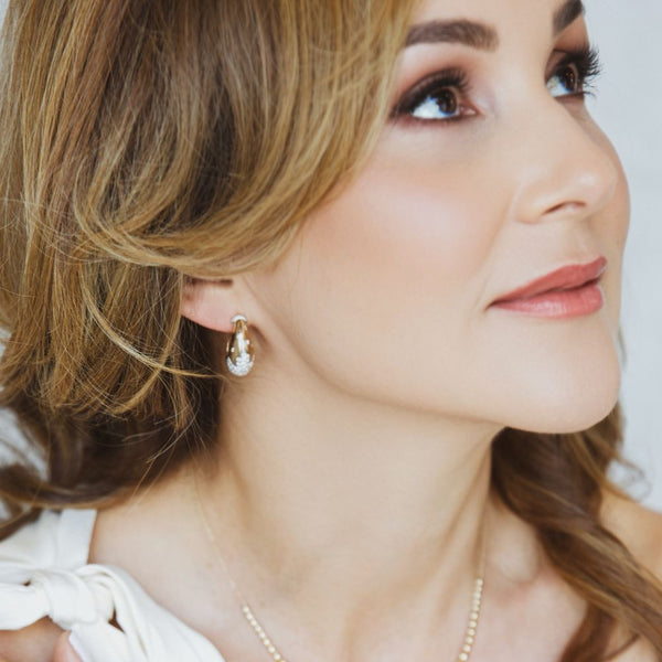 Aretes como gota de oro amarillo de 14k y diamantes