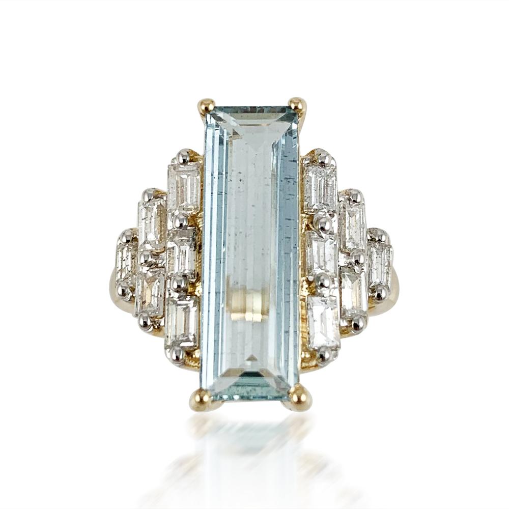 Rectangle Aquamarine & Diamond Ring, beautiful and elegant for special ocassions.  Diamond: 1.30 ct Aquamarine: 17.05 ct 14K Yellow Gold weight: 11.52 g