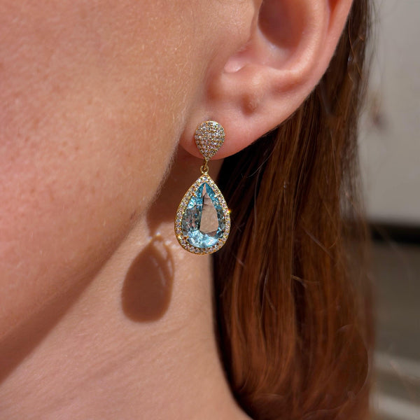 Aretes gotas de acuamarina y diamantes con oro amarillo de 18 quilates