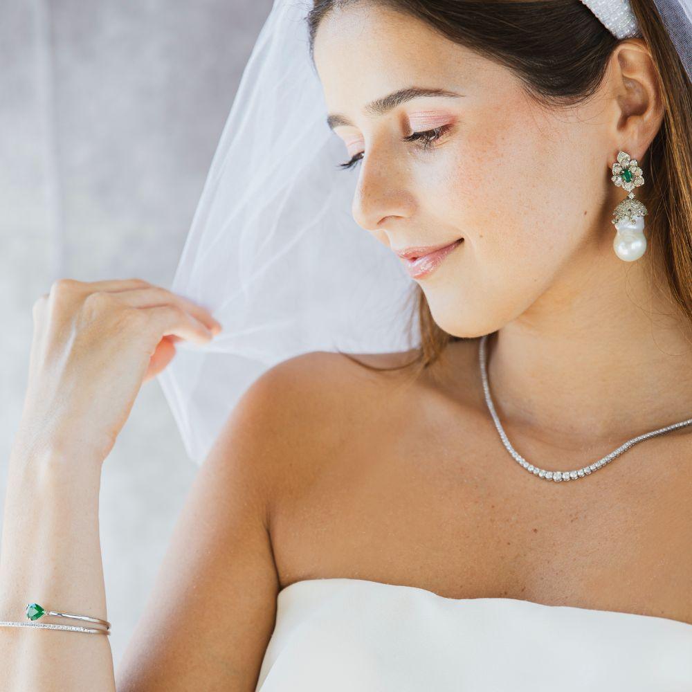 Aretes de Perlas Barrocas con flores de Esmeralda y Diamantes