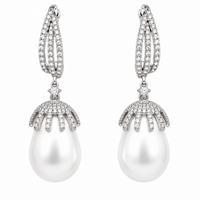 Aretes de perlas barrocas con diamantes