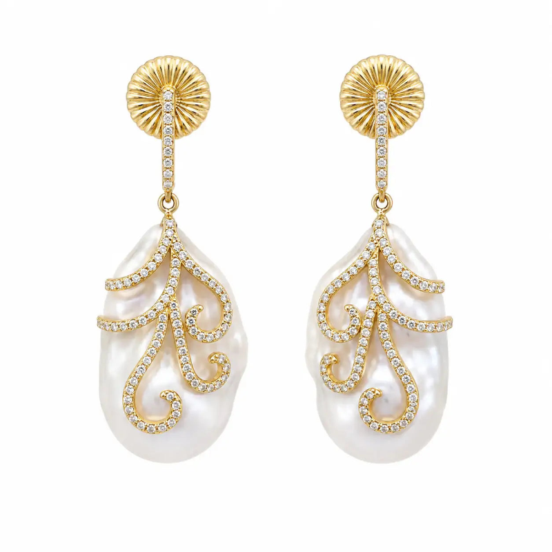 Baroque Pearl & Diamonds in Yellow Gold Earrings