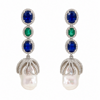 Aretes de perlas barrocas con cianita, esmeralda y diamantes