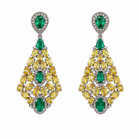 Aretes largos de esmeralda y zafiro amarillo