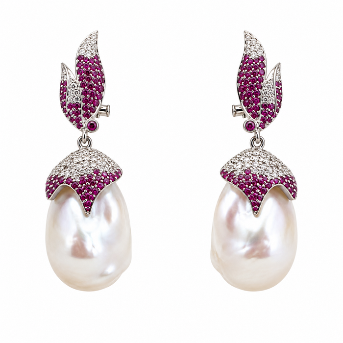Aretes con perlas barrocas, rubí y diamantes en estilo hoja