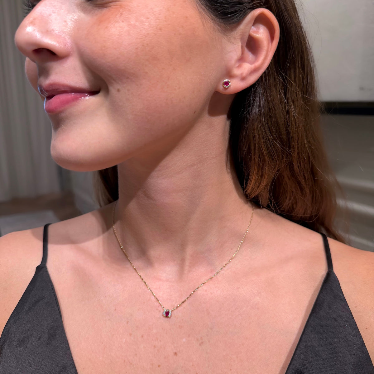 Set Round Ruby and Diamonds Necklace & Earrings