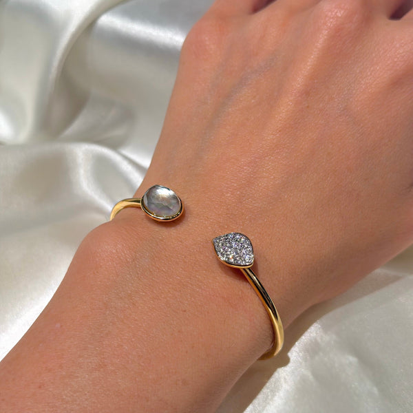 18K Yellow Gold and Diamonds Bangle Bracelet