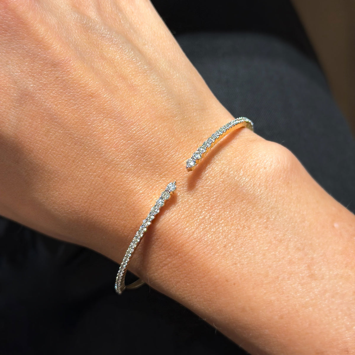 Brazalete con oro amarillo y diamantes