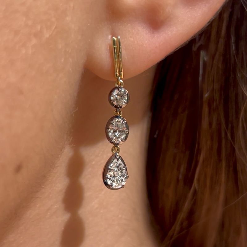 Aretes con diamantes en cascada estilo Georgiana