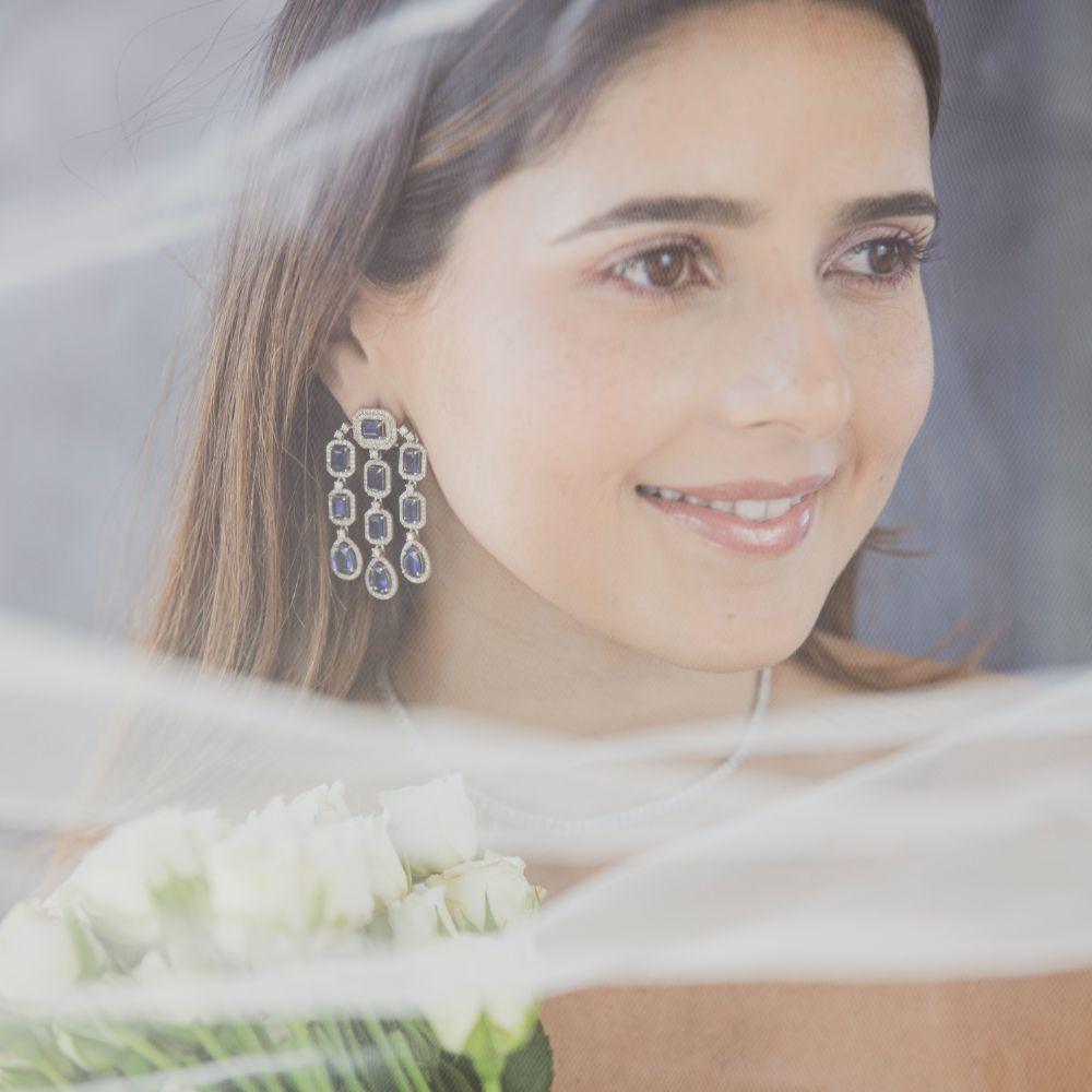 Aretes colgantes de cianita y diamantes