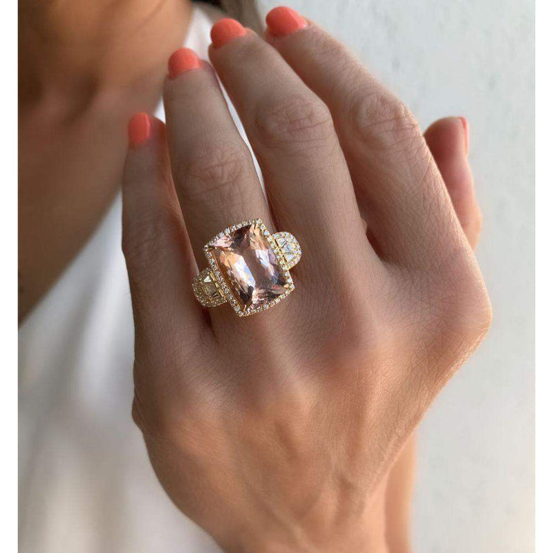 Beautiful 18K Yellow Gold Morganite & Diamond Square Ring.