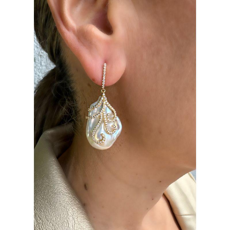 Baroque Pearl & Diamonds in Yellow Gold Earrings