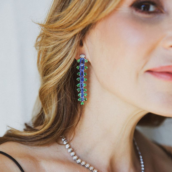 Aretes largos de cianita con tsavorita y diamantes