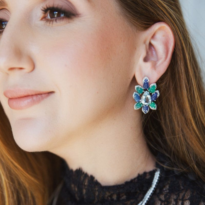 Aretes estilo flor de aguamarina, esmeralda y zafiro