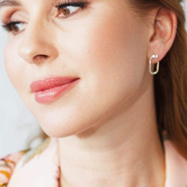 Aretes rectangulares con oro amarillo de 14k y diamantes