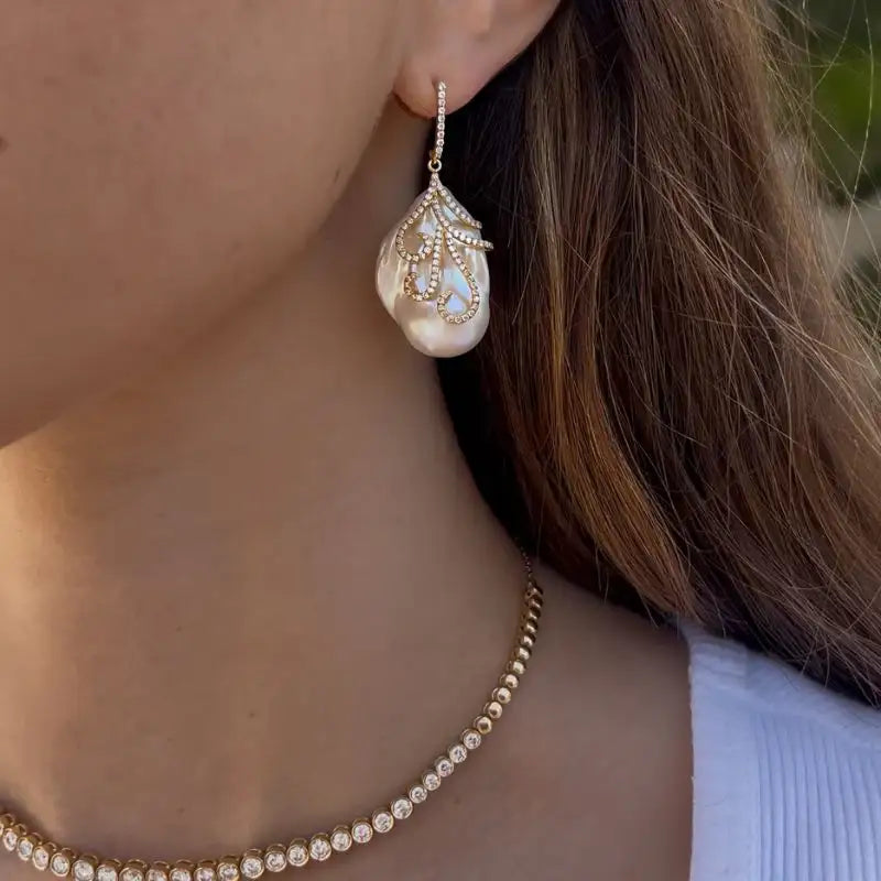 Baroque Pearl & Diamonds in Yellow Gold Earrings