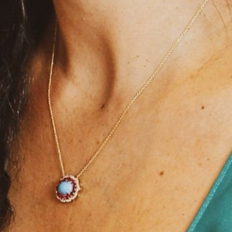 Conjunto collar y aretes con turquesa, rubíes y diamantes