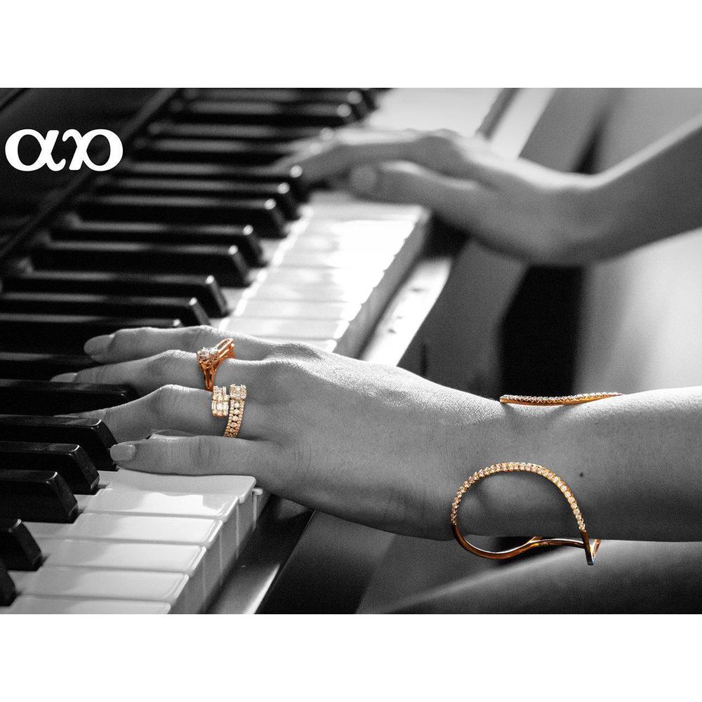 Playing the piano with style 18K Rose Gold & Diamond Cuff
